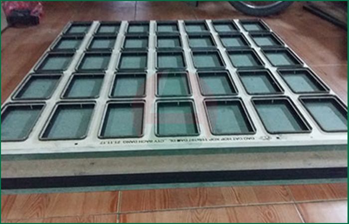 Khuôn cắt nhựa